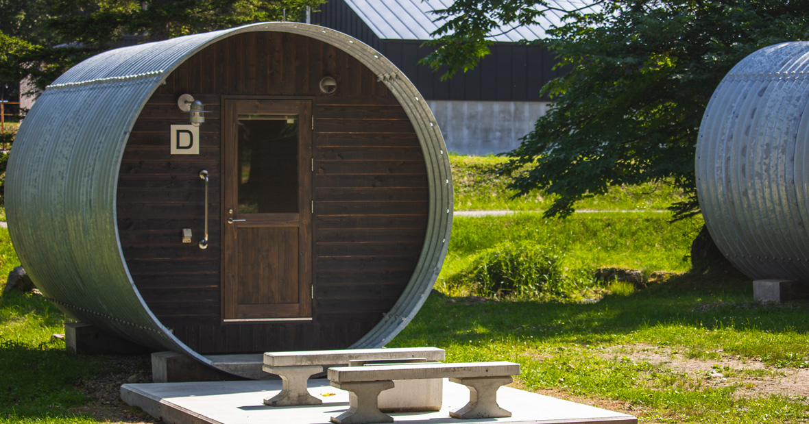 【北海道】【通年コテージ】コンパクトにまとまった使い勝手の良い丸形のコテージ。見た目が印象的です。