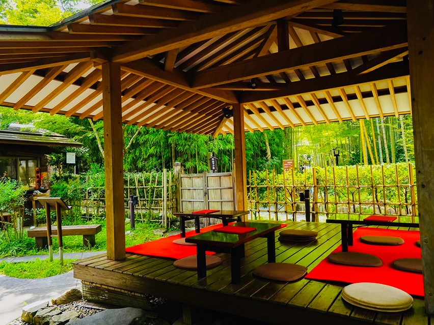 【静岡県】【カフェ　竹の里 水ぐち】川のせせらぎを聞きながら、抹茶や和菓子、あんみつやおしるこをお楽しみください