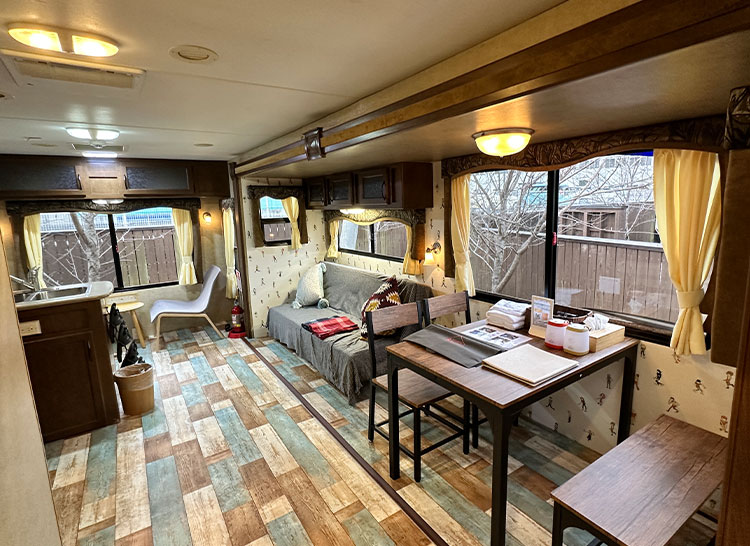 【東海_静岡県】【トレーラータイプ】本格的なアメリカンスタイルのコンパクトなキャンピングカー