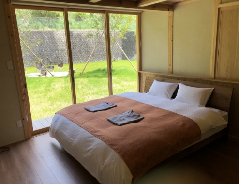 【兵庫県】【コテージ】ドッグランを一望できるベッドルーム