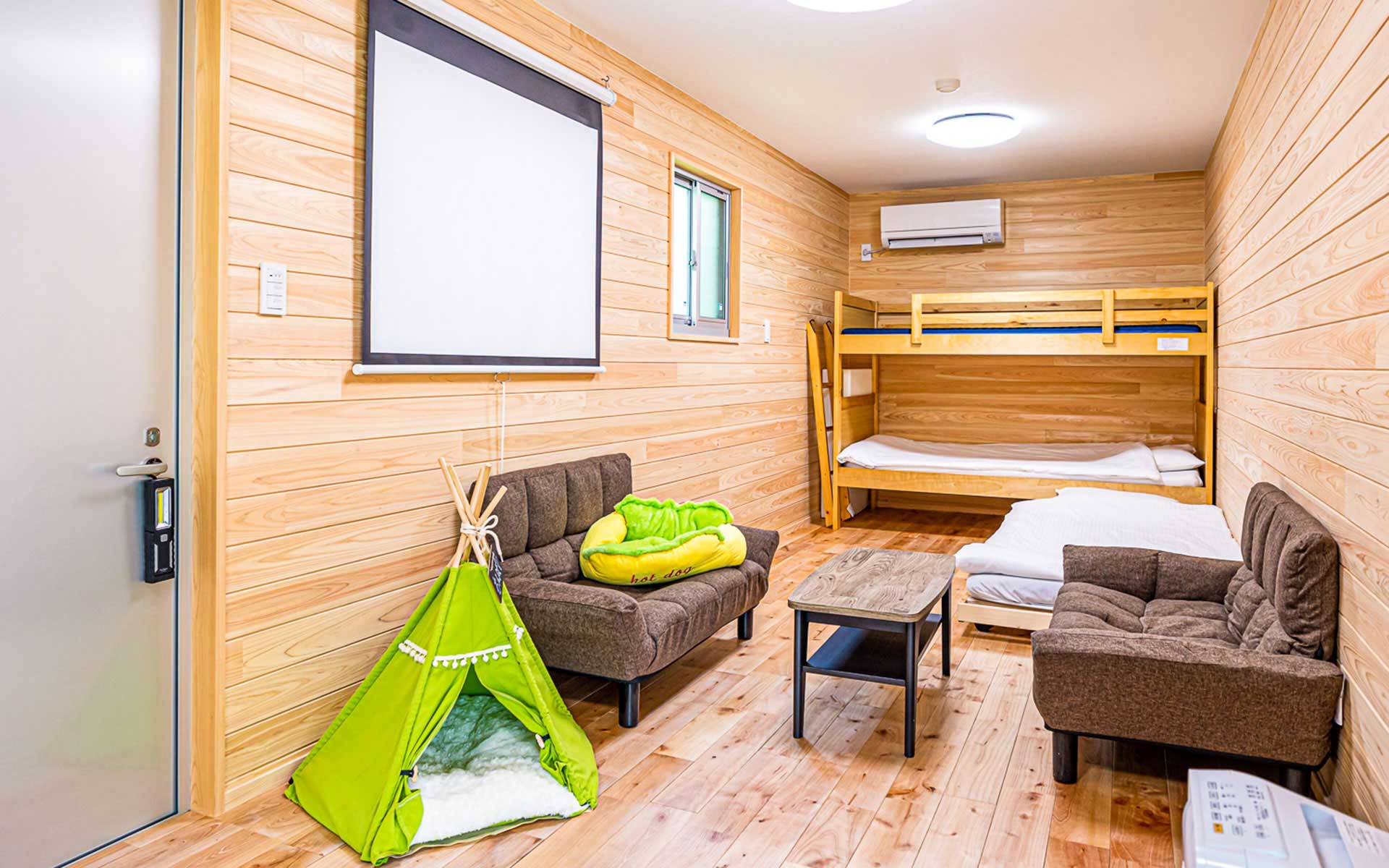 【和歌山県】全4棟。1棟貸し切りトレーラータイプの客室棟