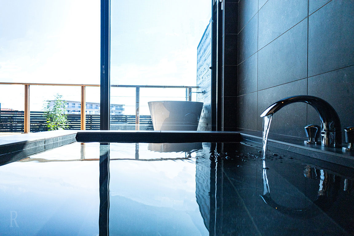 【関西_兵庫県】自家源泉を使用した ゆったりとした半露天風呂