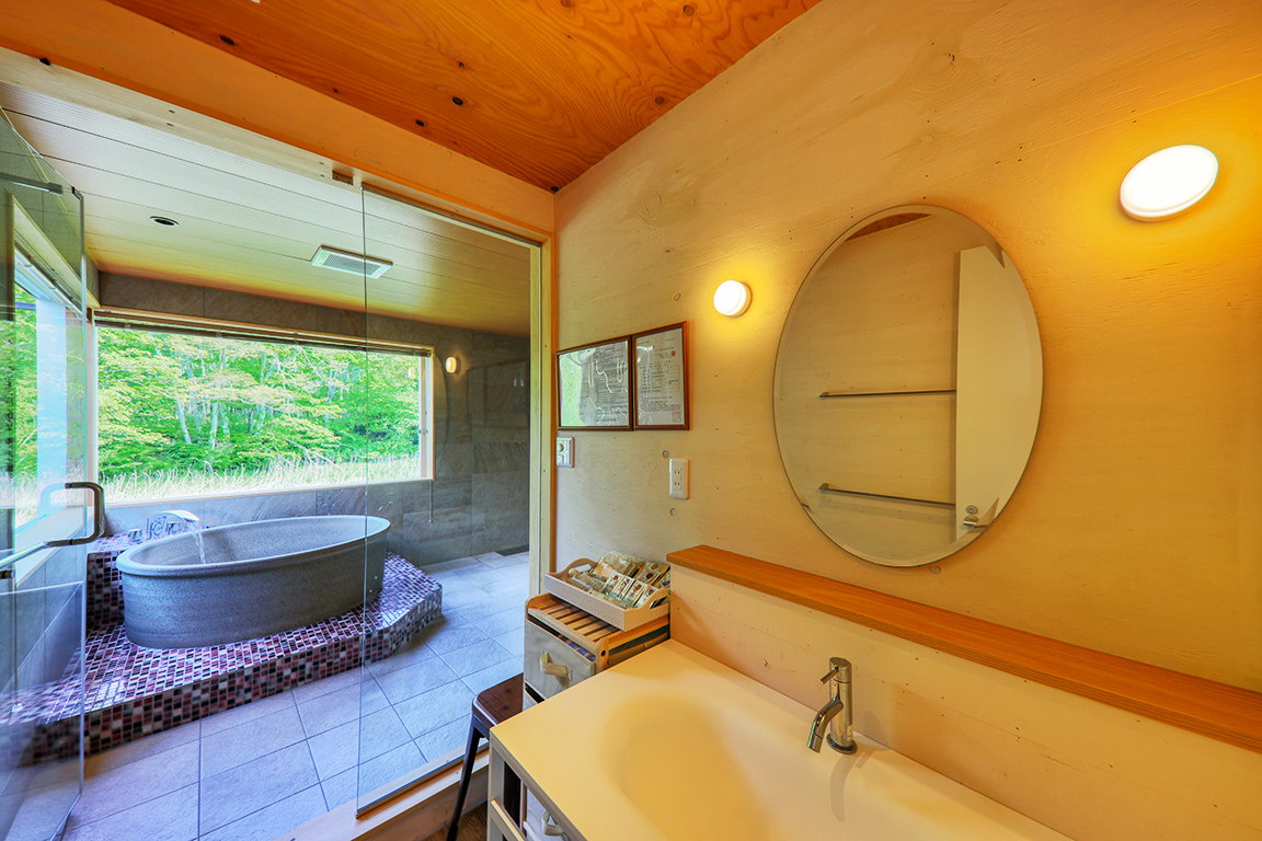 【甲信越_山梨県】全8棟が温泉風呂付きの高規格仕様 山梨県初の温泉グランピング施設