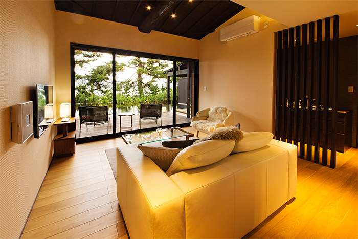 【関西_京都府】和風建築とラグジュアリーな都会的な家具とのコントラストをお楽しみいただけます