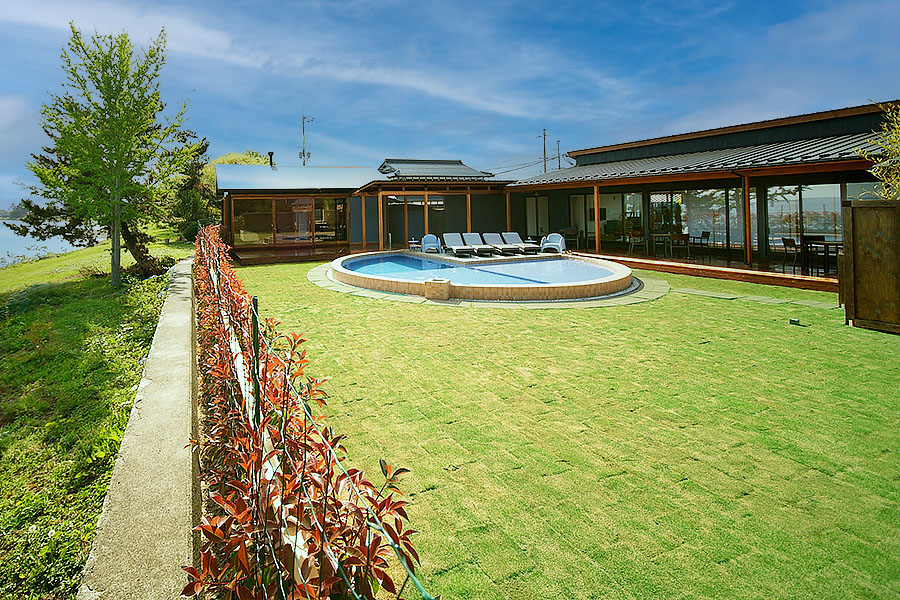 【関西_滋賀県】広いプライベートドッグラン付きなので、安心して自由にワンちゃんを遊ばせてあげられます