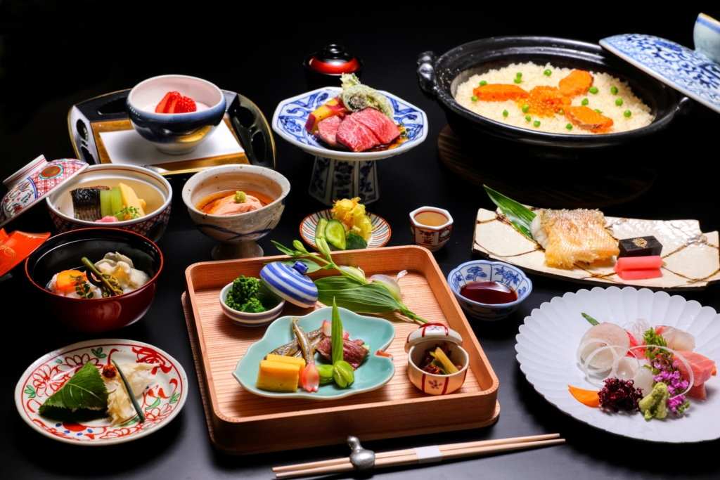 【甲信越_山梨県】客室で楽しむ回転寿司と レストランで味わう懐石料理